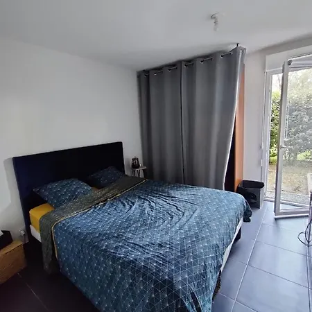 T2 Rez De Jardin Apartment *